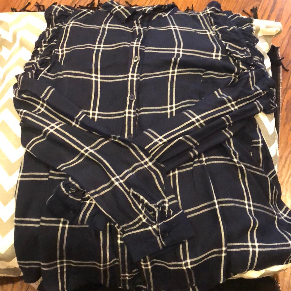 A dark blue and white flannel!